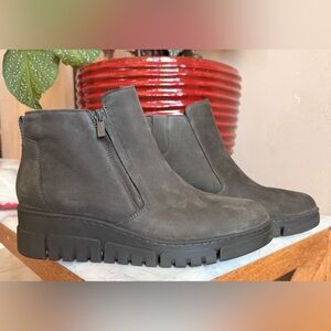 Vionic Uptown Sur Nubuck Waterproof Ankle Boots Dark Khaki Zipper Size 9.5
